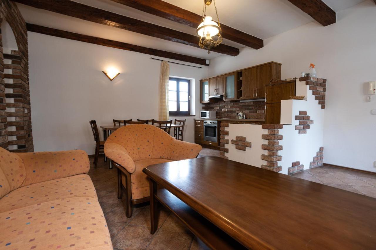 Apartments 3 In The Historic Part Of زنويمو المظهر الخارجي الصورة