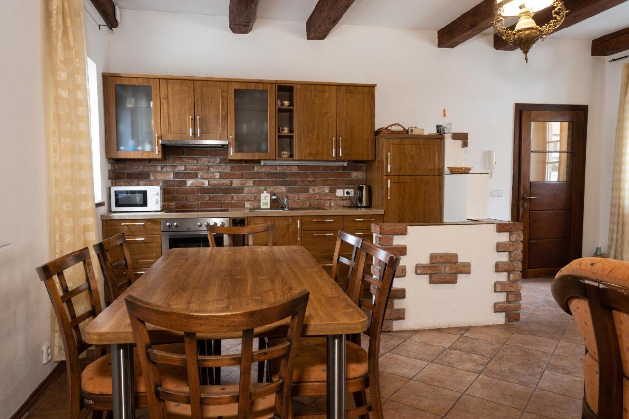 Apartments 3 In The Historic Part Of زنويمو المظهر الخارجي الصورة